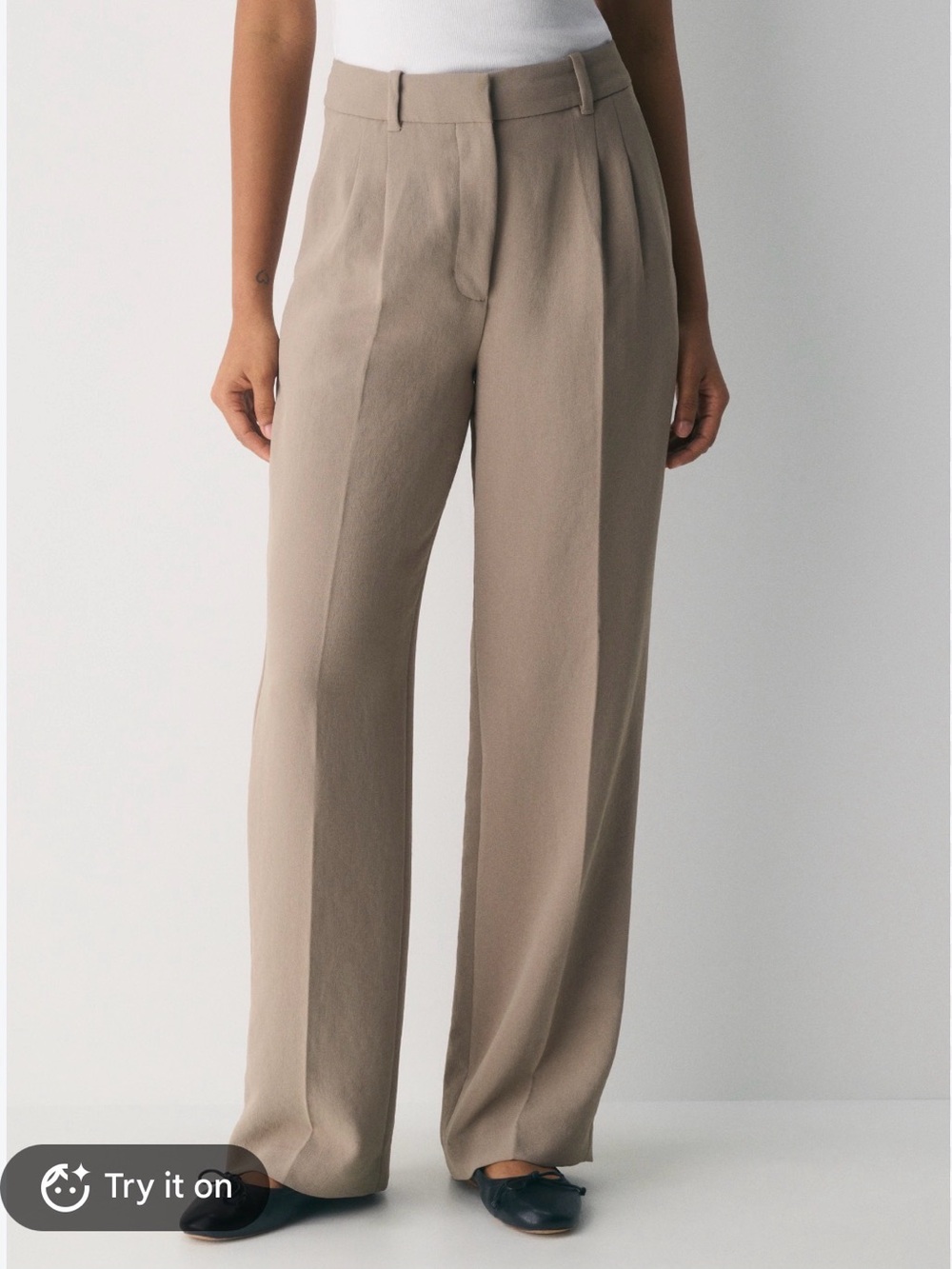 NWT Aritzia Wilfred Effortless Pant Taupe pPeated Wide Leg Trouser Size 8